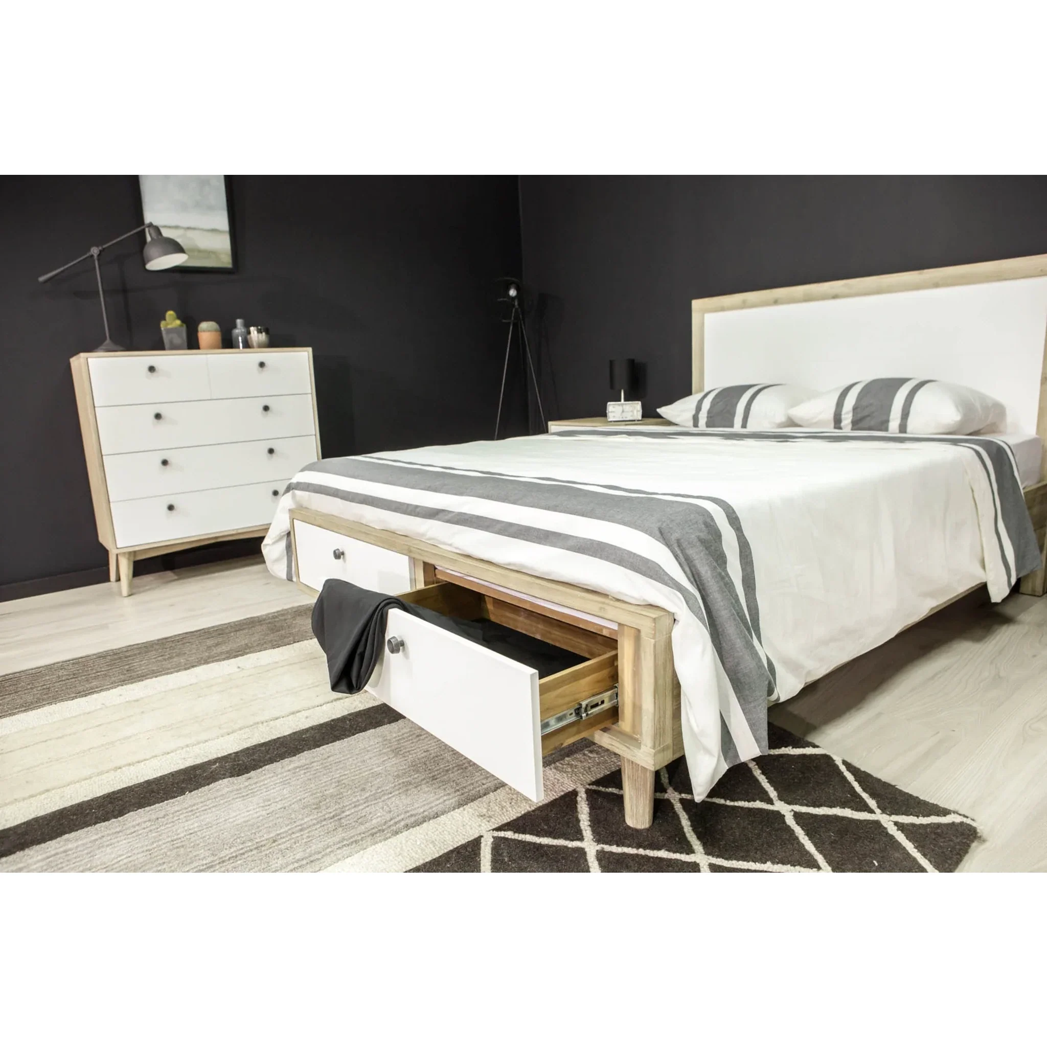 LH Imports Ava Queen Bed AVA001QB - Image 13