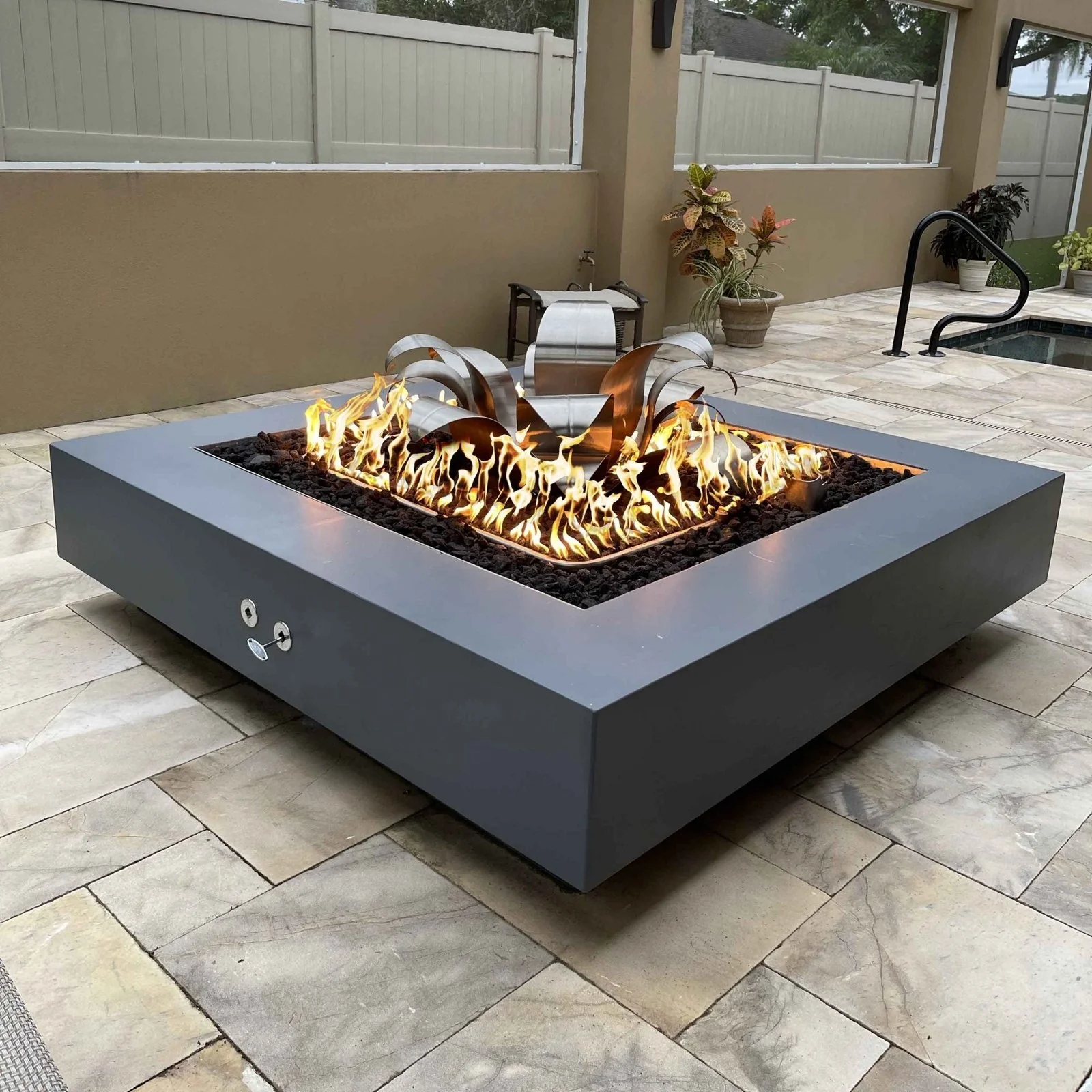 The Outdoor Plus 36" Cabo Square Fire Pit | GFRC Concrete - Image 10